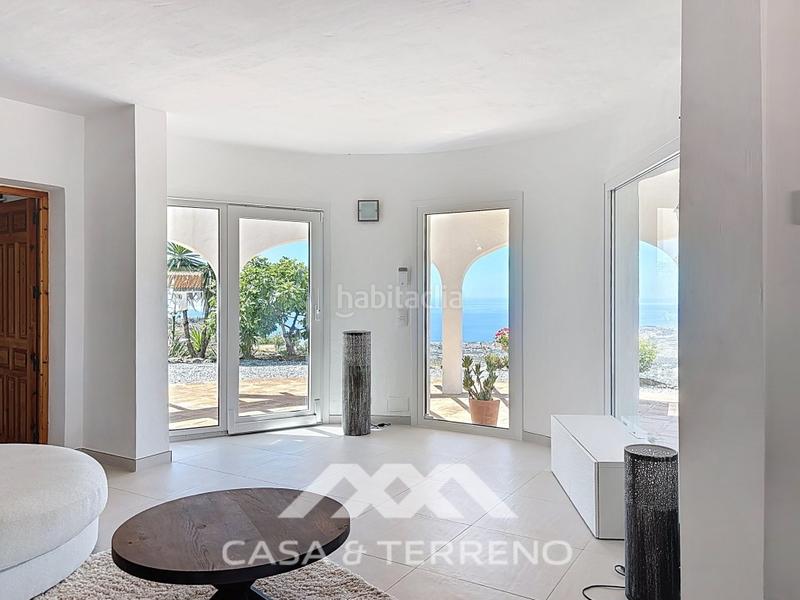 Foto 5dabb805-d122-4cb6-8566-97bdf26347ab. Casa se vende exclusiva villa con impresionantes vistas panorámicas al mar y a las montañas, que combina una vida de lujo con el más al en Arenas