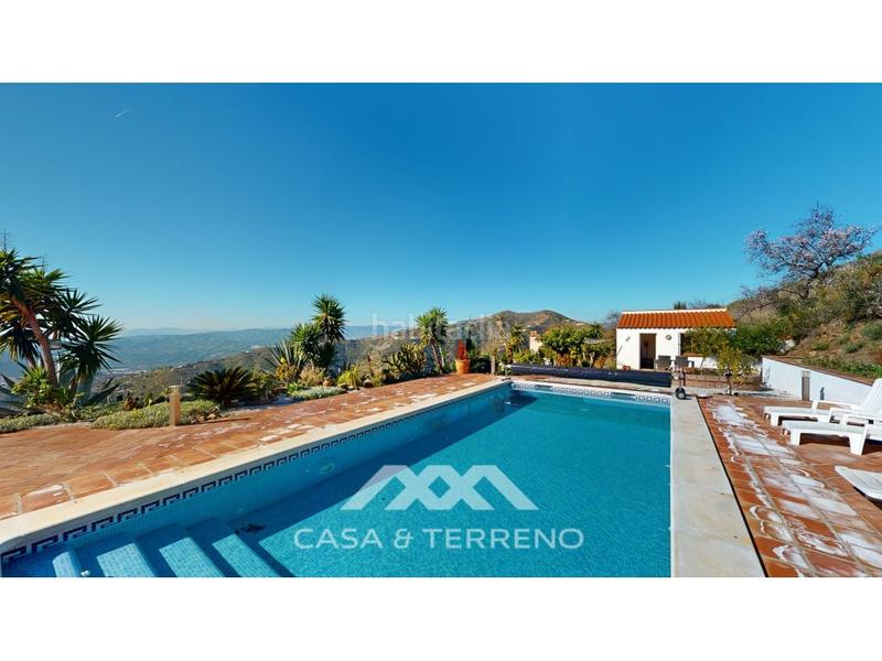 Foto 746d5788-c832-4f3e-835b-fa982d62fabc. Casa se vende exclusiva villa con impresionantes vistas panorámicas al mar y a las montañas, que combina una vida de lujo con el más al en Arenas