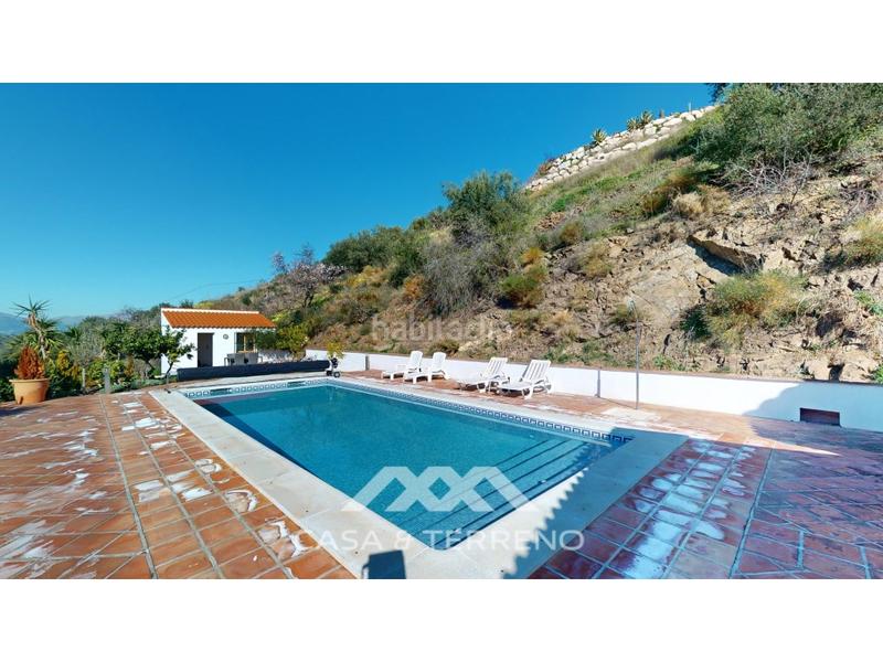 Foto 8dc79763-082b-40da-b3db-8560f13b7a0f. Casa se vende exclusiva villa con impresionantes vistas panorámicas al mar y a las montañas, que combina una vida de lujo con el más al en Arenas