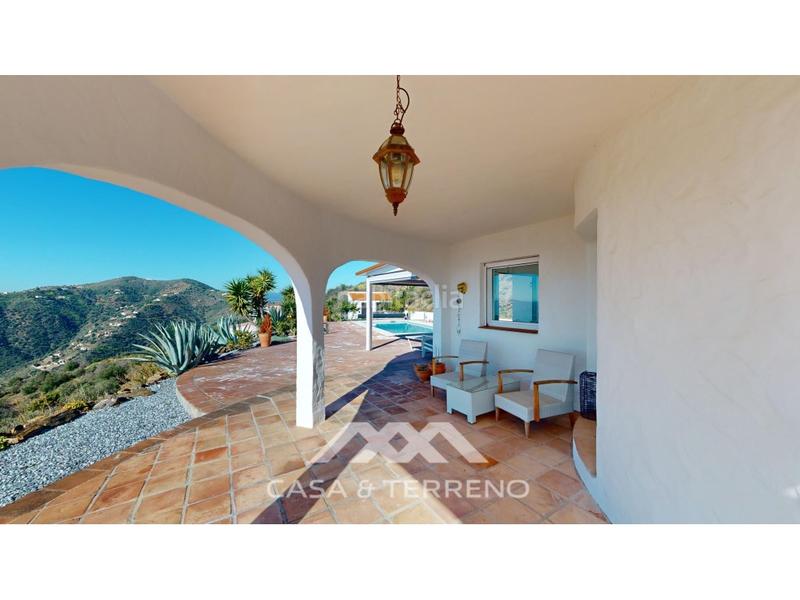 Foto 952b4cd7-7fa0-4ad1-a3df-5cca68994c96. Casa se vende exclusiva villa con impresionantes vistas panorámicas al mar y a las montañas, que combina una vida de lujo con el más al en Arenas