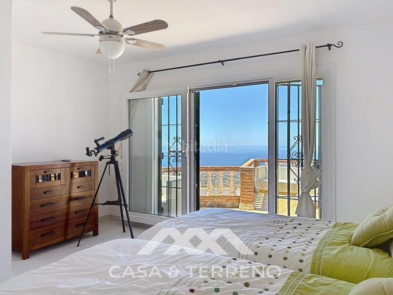 Foto c67233a4-9db0-4ba6-8fcd-a790c3d9d9be. Casa se vende exclusiva villa con impresionantes vistas panorámicas al mar y a las montañas, que combina una vida de lujo con el más al en Arenas