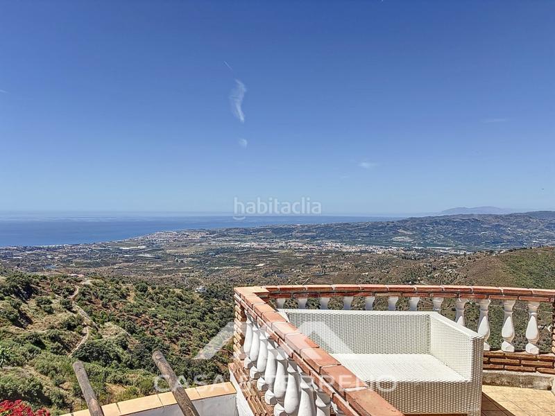 Foto c93f61d2-f1d8-4c54-8b22-8f4dc447a1b1. Casa se vende exclusiva villa con impresionantes vistas panorámicas al mar y a las montañas, que combina una vida de lujo con el más al en Arenas