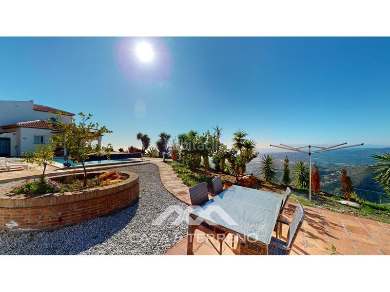 Foto d206c56b-ea40-4623-8e06-cb308da317e7. Casa se vende exclusiva villa con impresionantes vistas panorámicas al mar y a las montañas, que combina una vida de lujo con el más al en Arenas