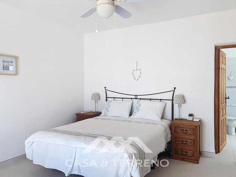 Foto f707b846-ddba-46d2-92d3-24cb0b90610e. Casa se vende exclusiva villa con impresionantes vistas panorámicas al mar y a las montañas, que combina una vida de lujo con el más al en Arenas