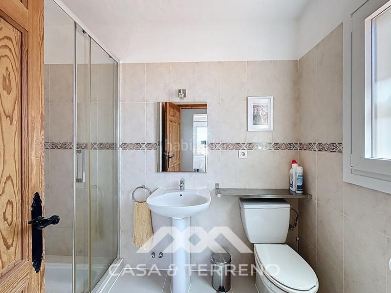 Foto fd435824-7761-40cc-88a4-90e161c25b9c. Casa se vende exclusiva villa con impresionantes vistas panorámicas al mar y a las montañas, que combina una vida de lujo con el más al en Arenas
