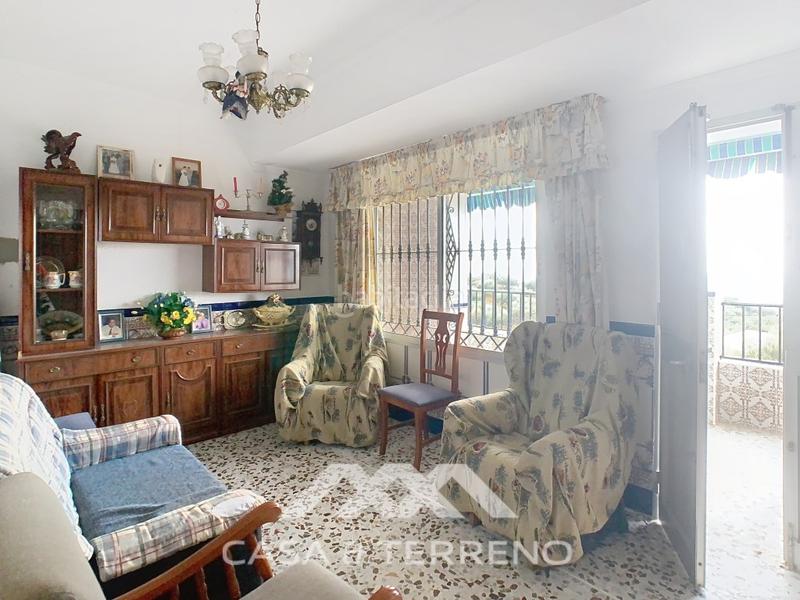 Foto 7f8fabac-a379-437c-b429-93559dfe7579. Maison avec parking dans Periana