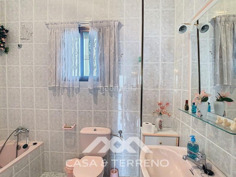 Foto 99ad855f-7ca5-44f5-a775-84a6a3c8148f. Maison avec parking dans Periana