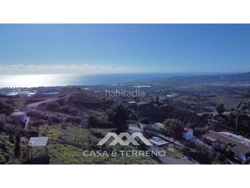 Foto 1fe99d92-0232-4faa-99d0-17daa9161bd8. Casa se vende elegante villa con jardín y piscina , málaga en Algarrobo