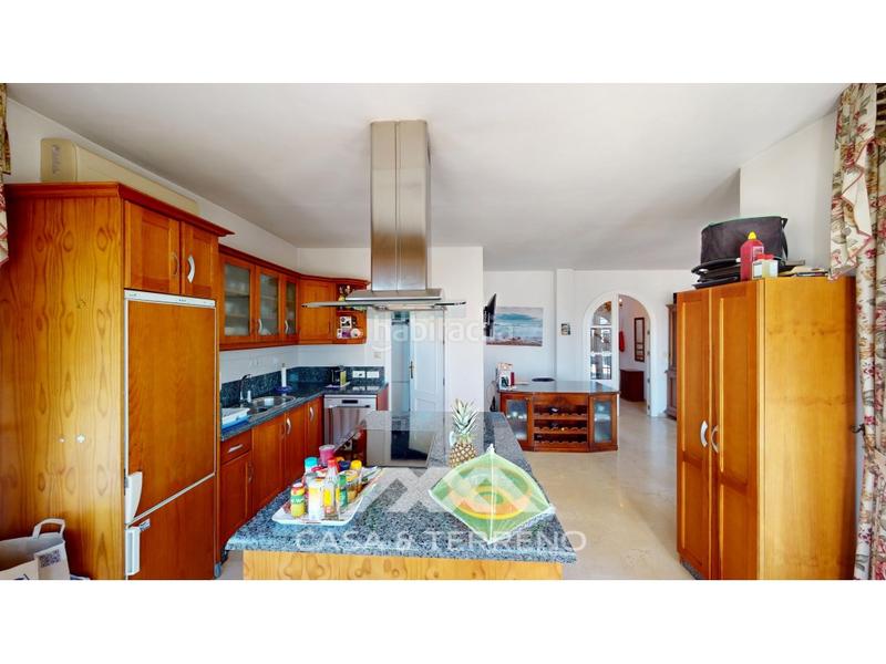 Foto 6d818cad-bb9d-4d8e-baca-1be1f9ade5e9. Casa se vende elegante villa con jardín y piscina , málaga en Algarrobo