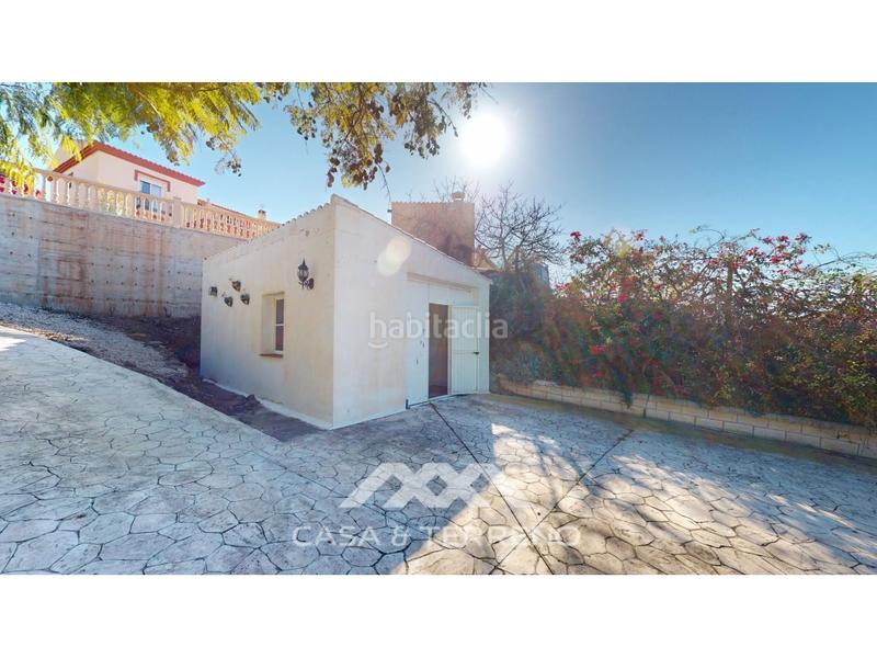Foto 8f297ec7-a080-46fc-96e6-5366cfe43c0d. Casa se vende elegante villa con jardín y piscina , málaga en Algarrobo