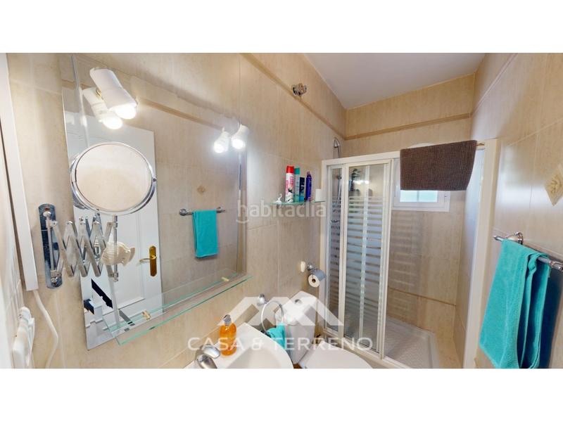 Foto 90bc82d1-78e3-4898-bb14-4ef805b3e3a2. Casa se vende elegante villa con jardín y piscina , málaga en Algarrobo