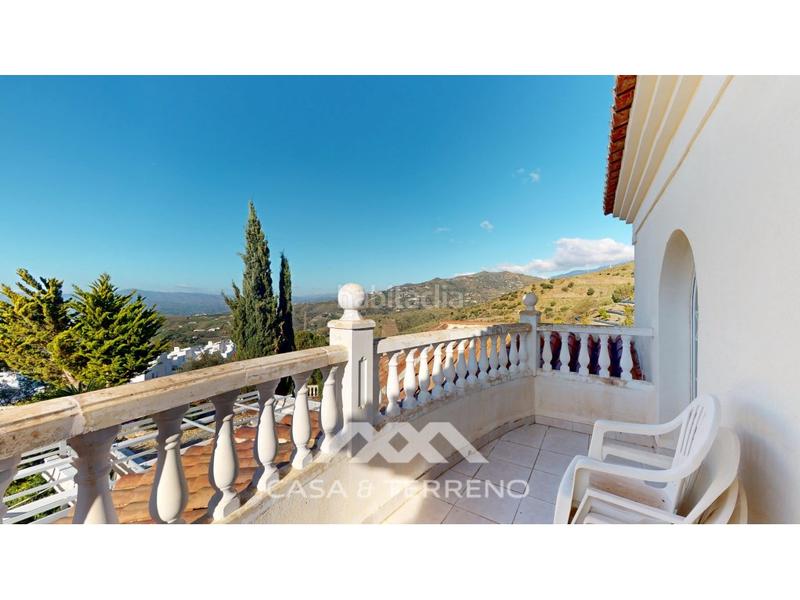 Foto 9d283c93-a540-49b4-b80a-513d88883c0f. Casa se vende elegante villa con jardín y piscina , málaga en Algarrobo