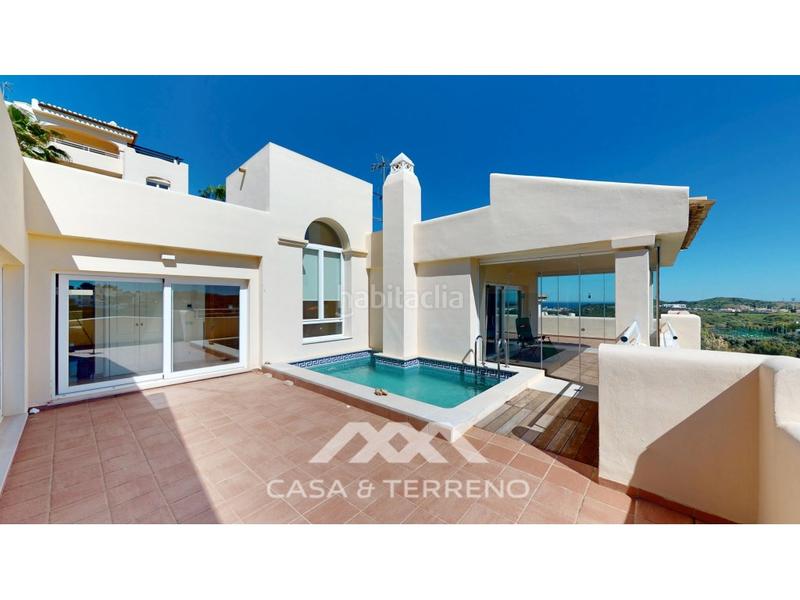 Foto 4e2e3482-38cb-48bc-a351-df95bebde16b. Àtic amb aparcament piscina a Hipódromo - Cerrado del Águila Mijas