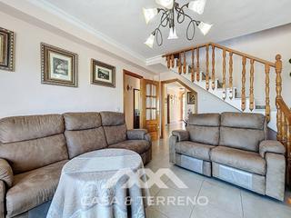 Xalet  N/a. Se vende amplio chalet a poca distancia del centro de cómpeta