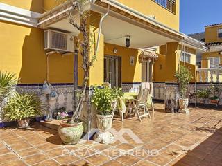 Casa adossada a Calle cromo 9. Se vende casa adosada, torre del mar, málaga, andalucía.