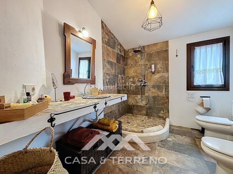 Foto cd8c226e-f243-4ffd-8ef3-9831fda82233. Masia amb piscina a Comares