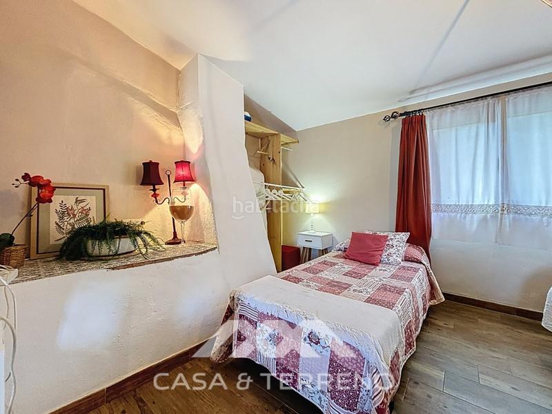 Foto f486ff89-102a-4d9d-9333-47c24420cc3b. Masia amb piscina a Comares