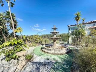 Casa  N/a. Se vende amplio chalet de campo con vistas impresionantes cerca