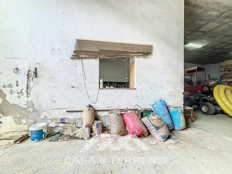 Foto 40ddbcb4-5265-48b9-a422-ea3c4e4734b5. Industrial building in Arenas