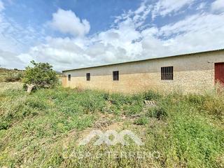 Casa  N/a. Se vende finca agrícola de 80.000m con acceso a agua y naves en