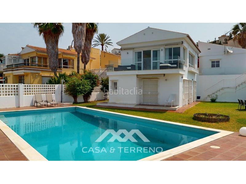 Foto 21a80214-63fc-47c3-8052-14160097580c. House with parking pool in Caleta de Velez