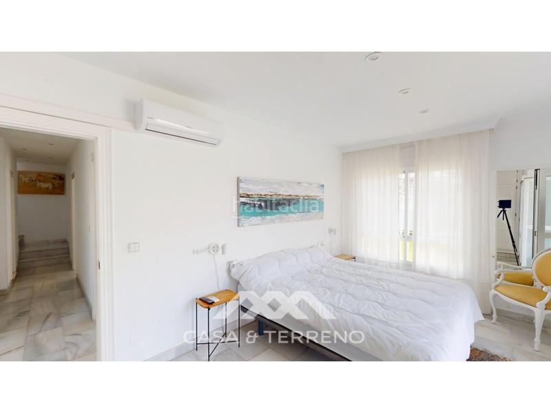 Foto 32719da9-6a18-40ac-b640-391931385f65. House with parking pool in Caleta de Velez