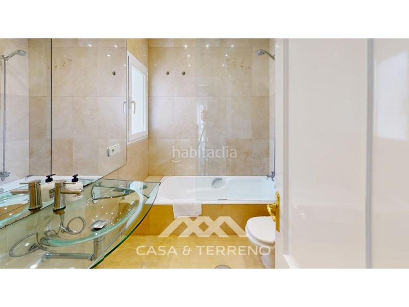 Foto 3787bdf9-98f1-462c-bbee-803d3aaf1736. House with parking pool in Caleta de Velez