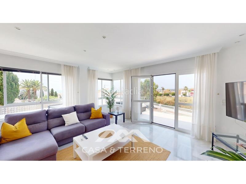 Foto 468990eb-9bfc-4374-be27-ce797a3b5f0e. House with parking pool in Caleta de Velez