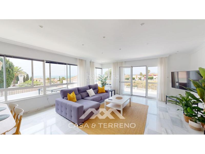 Foto 5df3f8de-dc46-44ec-9976-99b39d8a5ecf. House with parking pool in Caleta de Velez