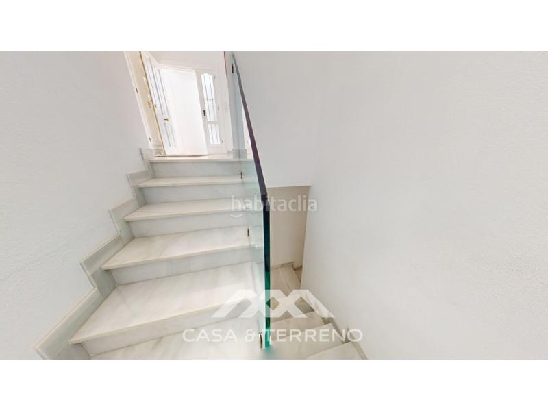 Foto 805c48a5-7fcc-45dd-9a89-eed4d221e902. House with parking pool in Caleta de Velez