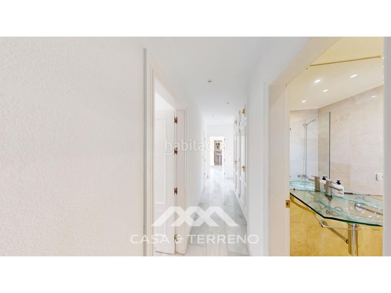 Foto a191d44c-a304-40ec-b43f-05a5e51daecf. House with parking pool in Caleta de Velez