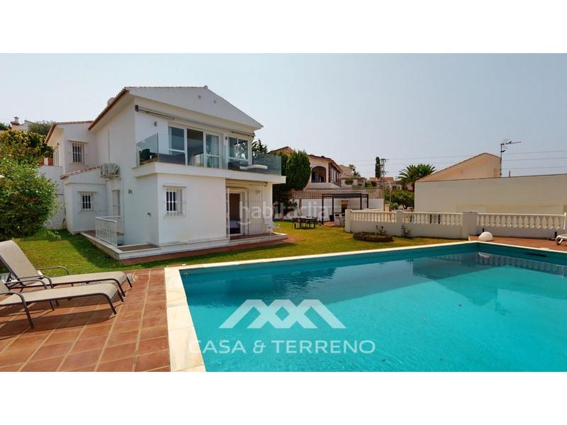 Foto e0abfeca-104d-4211-b904-6d5cc65dbf3b. House with parking pool in Caleta de Velez