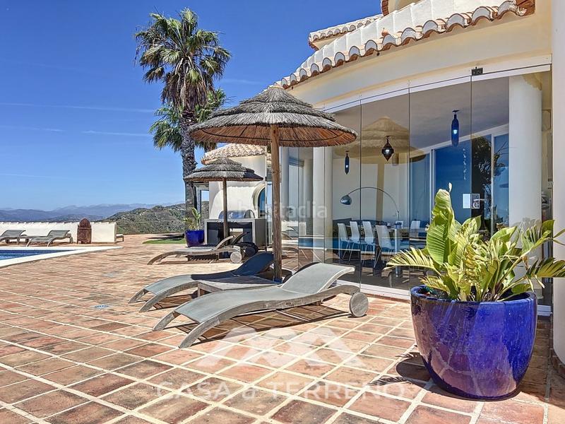 Foto 0af8b2de-afed-4f40-8c20-c85e7383e350. Casa amb aparcament piscina a Algarrobo pueblo Algarrobo