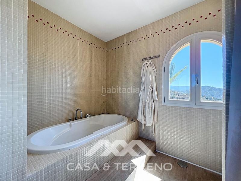 Foto 6f836848-15f2-4ee1-ac1b-1ad7d74b4684. Casa amb aparcament piscina a Algarrobo pueblo Algarrobo