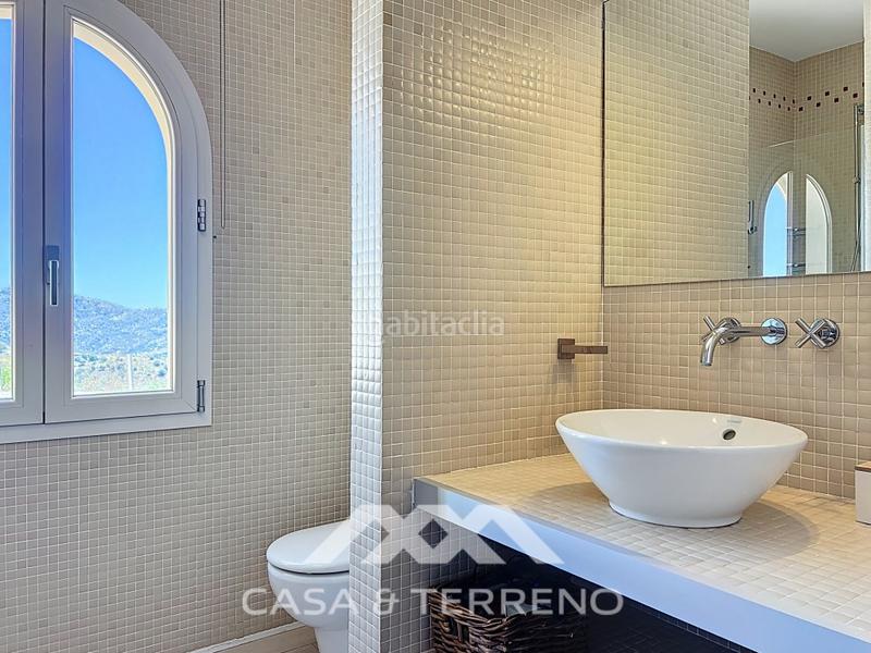 Foto a9c14df1-fb3d-4d3d-a55e-bd4d21106125. Casa amb aparcament piscina a Algarrobo pueblo Algarrobo