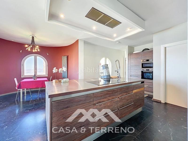 Foto ca67d9b6-ff44-4841-8827-82fe7f69b0f5. Casa amb aparcament piscina a Algarrobo pueblo Algarrobo