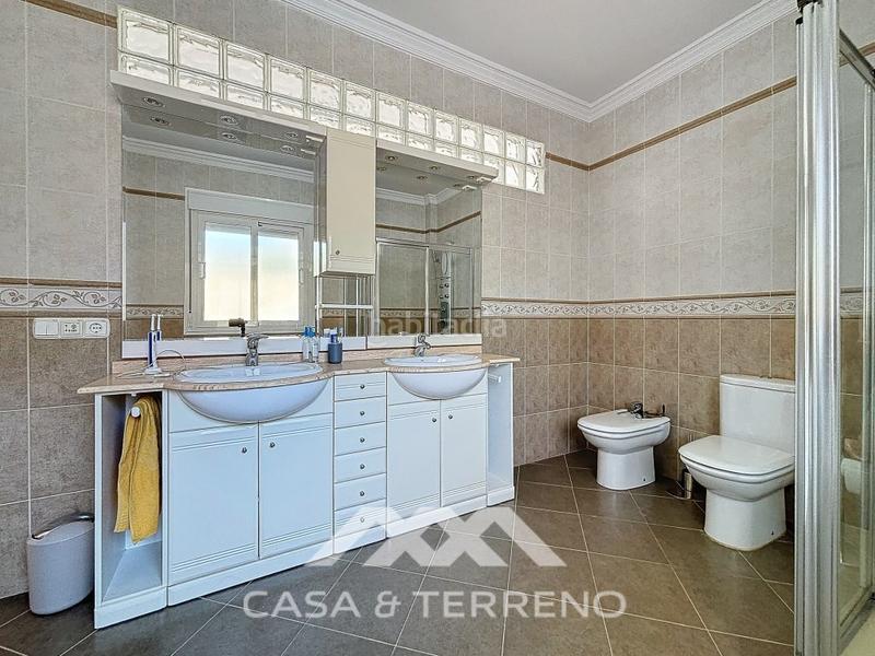 Foto b24419d7-20a1-4f2e-8ed0-99953cc45b4e. Locale commerciale in Periana