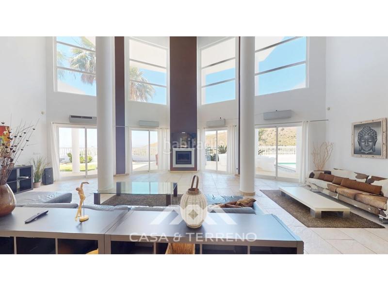 Foto 062f4351-653f-4f89-80e4-6050a08a6ed9. Casa amb aparcament piscina a Algarrobo pueblo Algarrobo