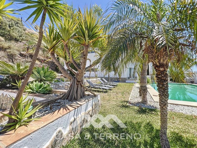 Foto 463cf1ed-9915-49b0-8765-c6967bdf2ad3. Casa amb aparcament piscina a Algarrobo pueblo Algarrobo