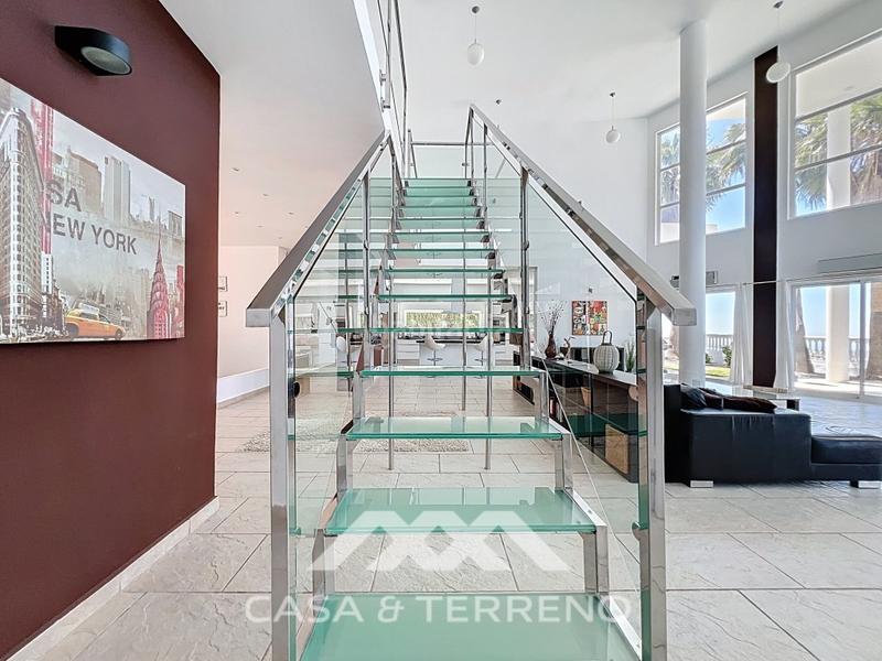 Foto 5bfeba27-c7c9-4405-bfa3-ed85e5186238. Casa amb aparcament piscina a Algarrobo pueblo Algarrobo