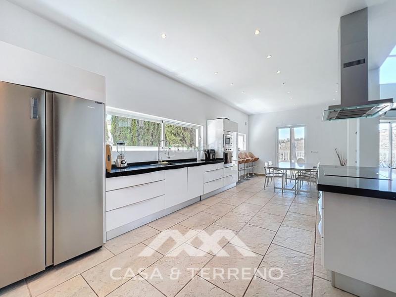 Foto dd4f4095-f475-4734-83b7-f55f9fd8c9f6. Casa amb aparcament piscina a Algarrobo pueblo Algarrobo