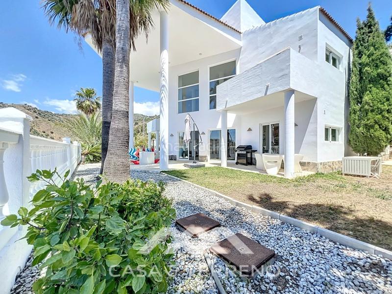 Foto fbab74eb-62b5-487e-86b9-fccc68b8f6f8. Casa amb aparcament piscina a Algarrobo pueblo Algarrobo