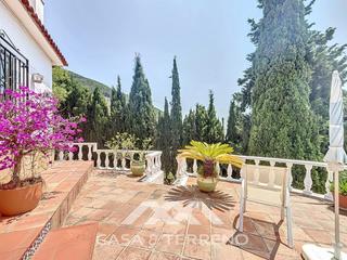 Xalet  N/a. Se vende amplio chalet con chimenea de piedra natural, piscina y
