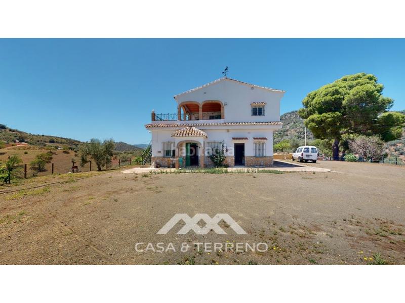 Foto df20be93-fdd2-490d-8de9-350ffa2c4f3a. Locale commerciale in Comares