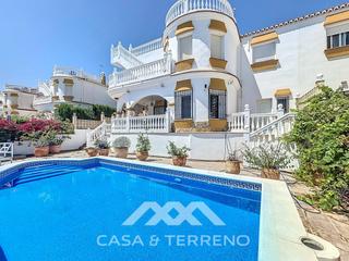 Lloguer Casa  N/a. Alquiler de larga temporada  villa con vistas al mar en valle ni