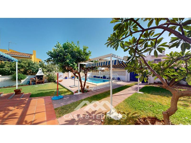 Foto 215049ca-e9b8-485b-8880-b68220d5a176. Chalet se vende encantadora villa de estilo mediterráneo en Chilches