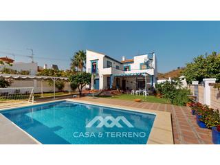 Chalet  N/a. Se vende encantadora villa de estilo mediterráneo en chilches