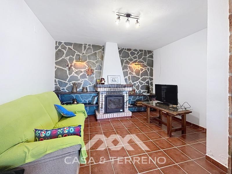 Foto 26d0ff99-1ff1-4d50-bec4-022aaf1b350c. Chalet se vende finca única con vistas al mar y a la montaña en almayate en Almayate Bajo