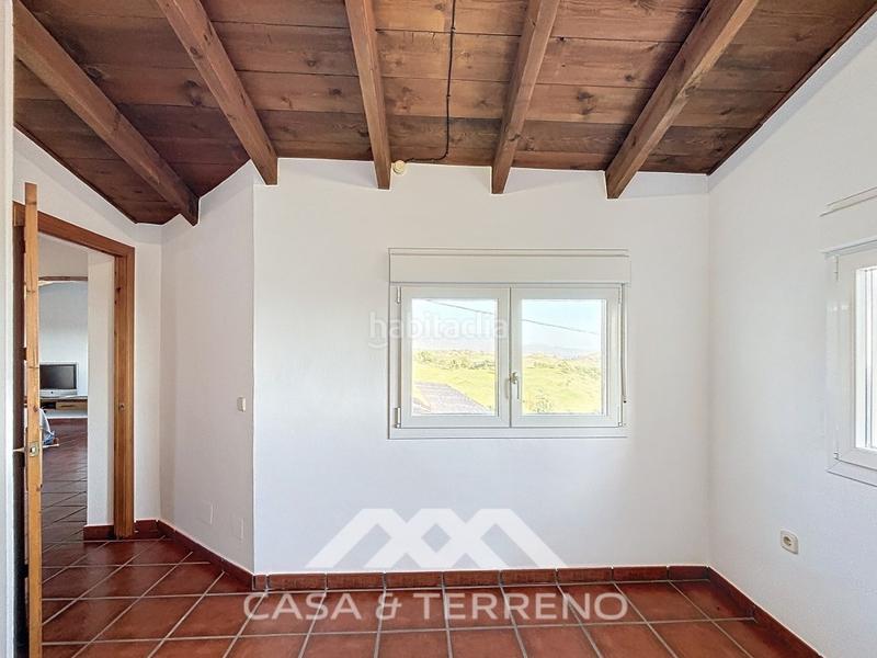 Foto 335ac0dd-0c7c-44bd-86f6-79943c5b0a1a. Chalet se vende finca única con vistas al mar y a la montaña en almayate en Almayate Bajo