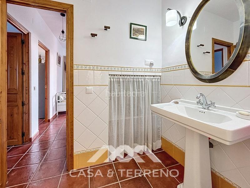 Foto 344cca38-8e01-4e23-b246-d18586523d96. Chalet se vende finca única con vistas al mar y a la montaña en almayate en Almayate Bajo